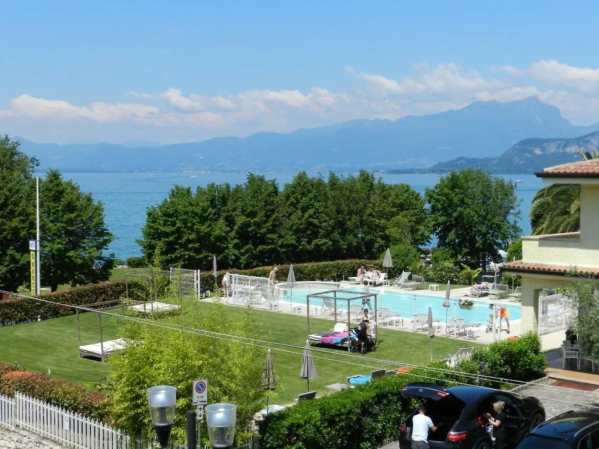 Apartment Studio The Beach - Regarda Travel Bardolino Italy